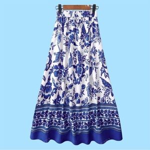 NWOT Floral Blue and White Women's Floral Porcelain Pattern Skirt